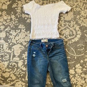 Cute outfit - Abercrombie jeans + white crop top